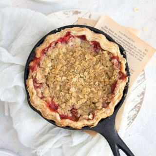 Mini Skillet Strawberry and Peach Crumble Pie